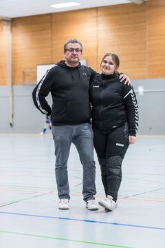 Bild 268 - B2 Loewinnen Cup
